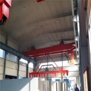  如何選擇生產(chǎn)管樁的起重機？