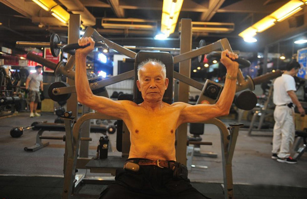 94歲健身爺爺爆紅！他還在運動，你有什么理由偷懶
