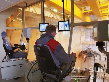 科尼全自動(dòng)垃圾抓斗起重機(jī)進(jìn)駐北京南宮生活垃圾焚燒項(xiàng)目 科尼全自動(dòng)垃圾抓斗起重機(jī)進(jìn)駐北京南宮生活垃圾焚燒項(xiàng)目