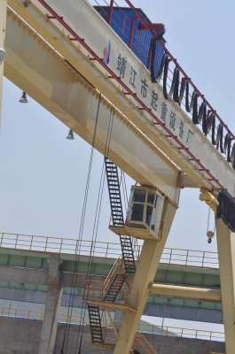 門式起重機的結(jié)構(gòu)特點和使用環(huán)境