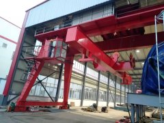 靖江市起重設(shè)備廠南通象嶼項目QC型電磁橋式起重機、MG型雙梁門式起重機順利完成安裝