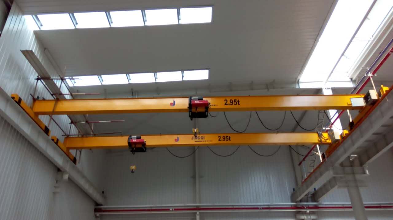 選購防爆起重機(jī)時(shí)需要注意幾點(diǎn) 選購防爆起重機(jī)時(shí)需要注意幾點(diǎn)