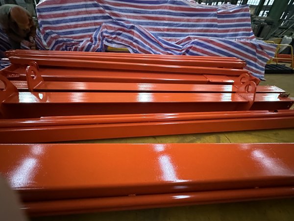 靖起生產(chǎn)制造的16噸移動式龍門吊趕早發(fā)貨啦！