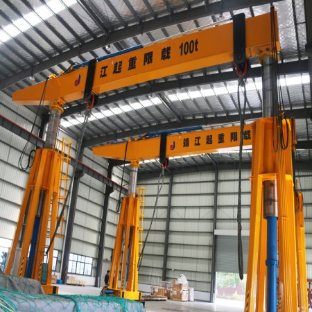 大型設(shè)備的運(yùn)輸周轉(zhuǎn)吊運(yùn)安裝，優(yōu)選液壓龍門吊！