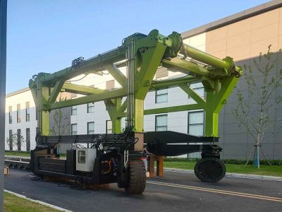 跨運(yùn)車作業(yè)能力強(qiáng)，空間利用率高！