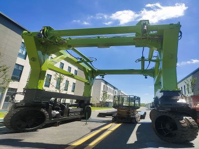 跨運車有著獨特的功能和高效的工作效率！